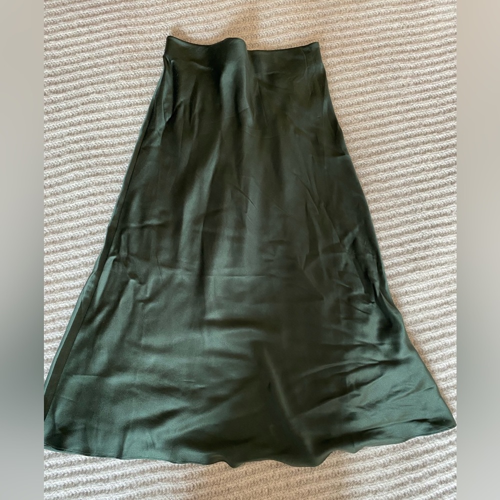 Quince dark green silk midi skirt. Size S.